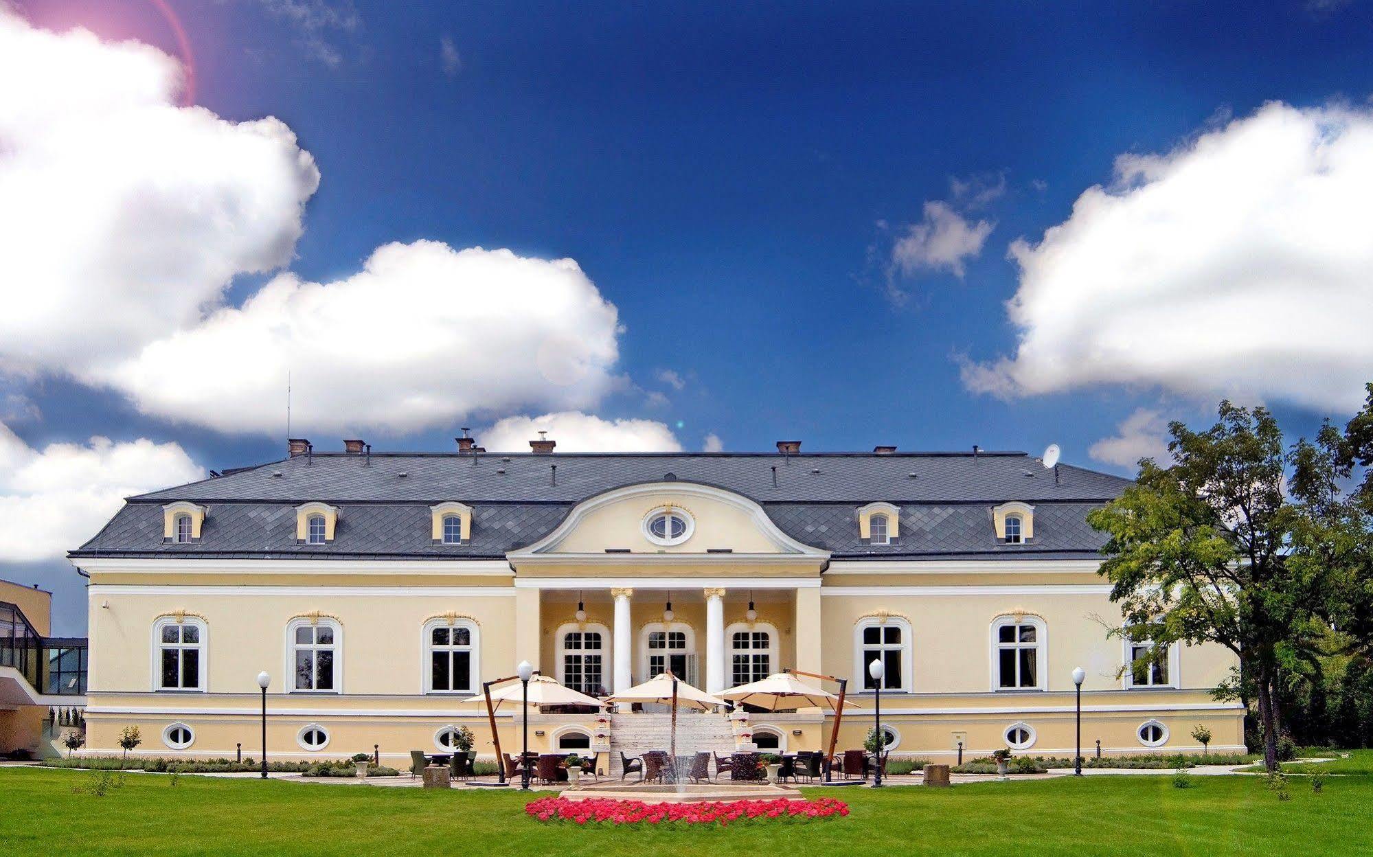 Amade Chateau Vrakúň Zewnętrze zdjęcie