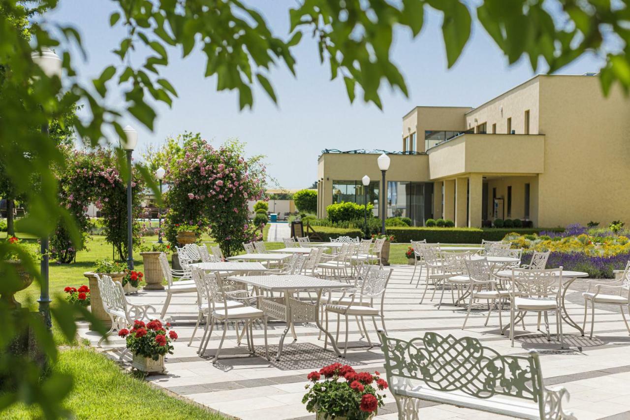 Amade Chateau Vrakúň Zewnętrze zdjęcie